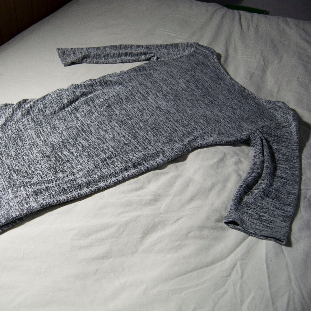 Gray Fitting Dress - Picture 4 of 5